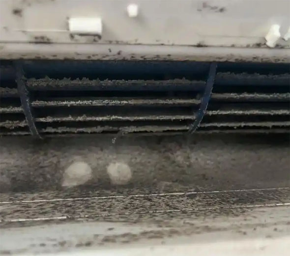 甘井子空调吹的风有股烧焦味是怎么回事